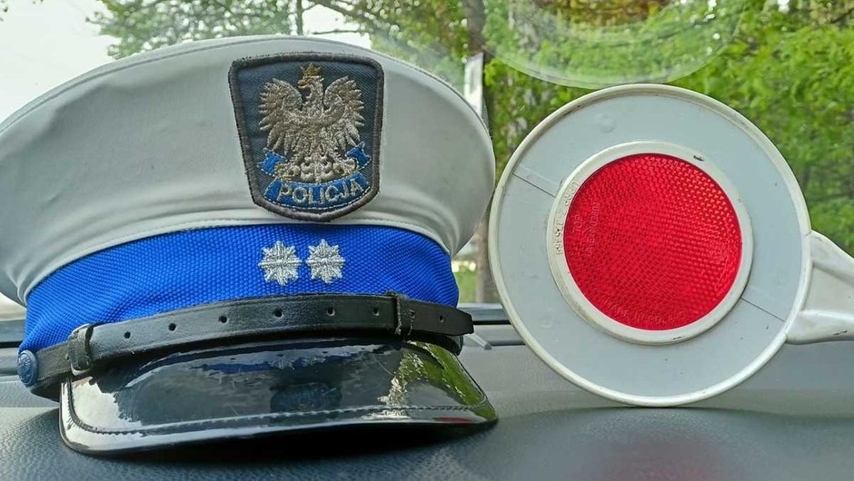 Obraz pochodzący z serwisu https://dabrowa-gornicza.policja.gov.pl/ka8/informacje/wiadomosci/388294,Policjanci-podsumowali-piatkowe-dzialania-Predkosc.html