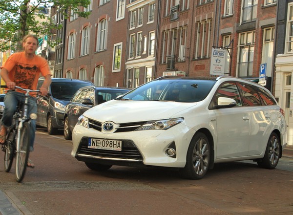 Toyota Auris Hybrid | test