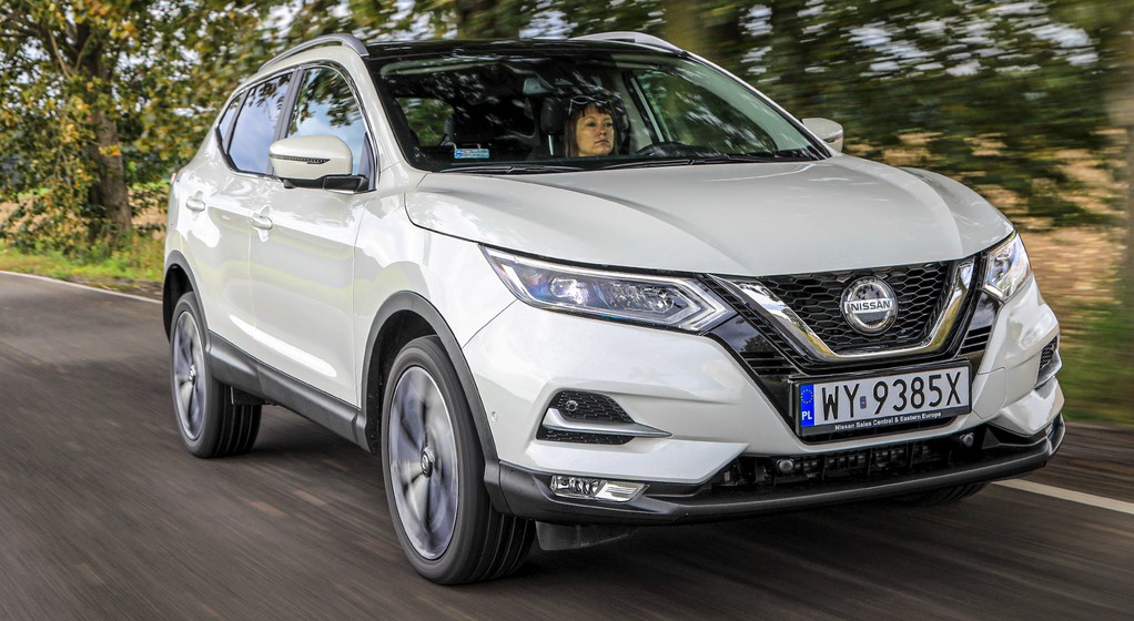 Qashqai z dieslem 1.5 dCi, skrzynią DCT i pakietem Tekna to oferta dla tych, którzy nad dynamikę przedkładają niskie spalanie, wygodę i ładny wygląd.