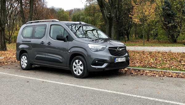 Opel Combo Cargo 1.5 Diesel Załogowy – cywilizowany dostawczak