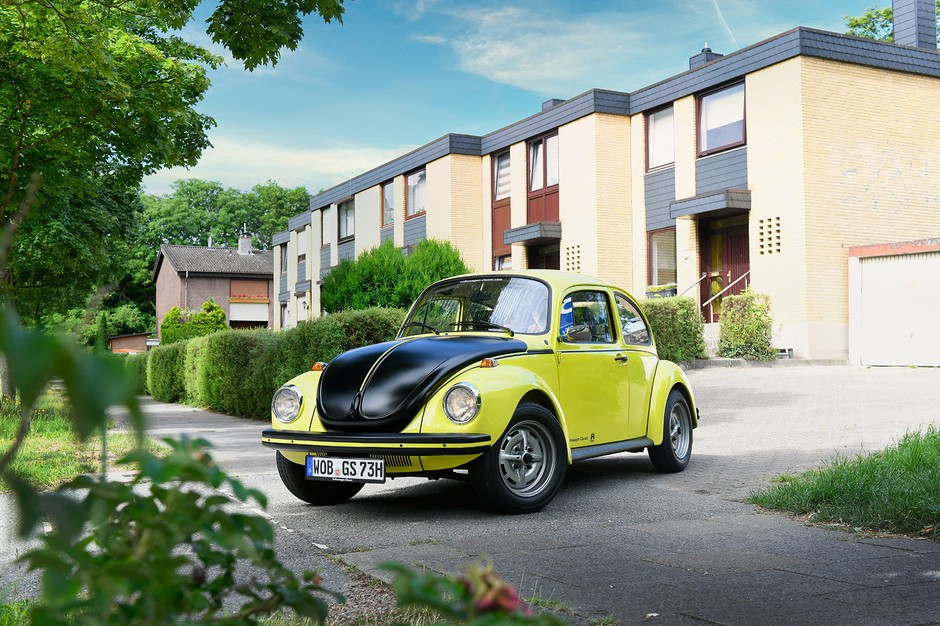 Volkswagen Garbus – model specjalny GSR z 1973 r. był jak na swoje czasy agresywnie wystylizowany – dwukolorowy lakier nadawał mu sportowy charakter
