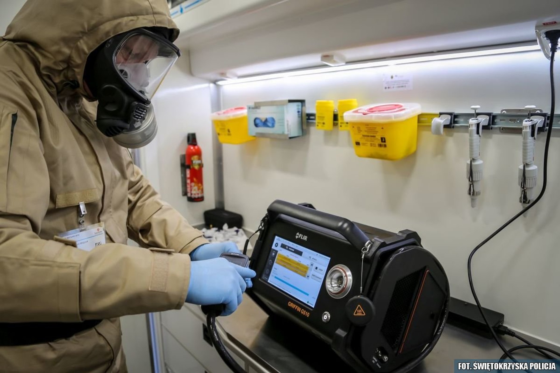 W niebezpiecznych czasach taki sprzęt ma znaczenie – mobilne laboratorium.