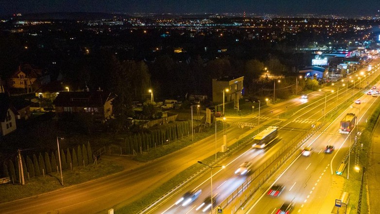 Stary fragment zakopianki przebiegający przez Libertów