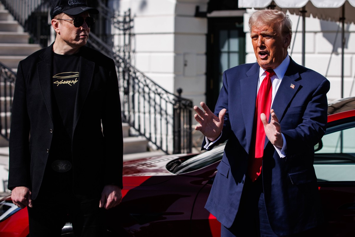 Donald Trump już nie lubi swojej „komputerowej” Tesli. Jaka piękna katastrofa!