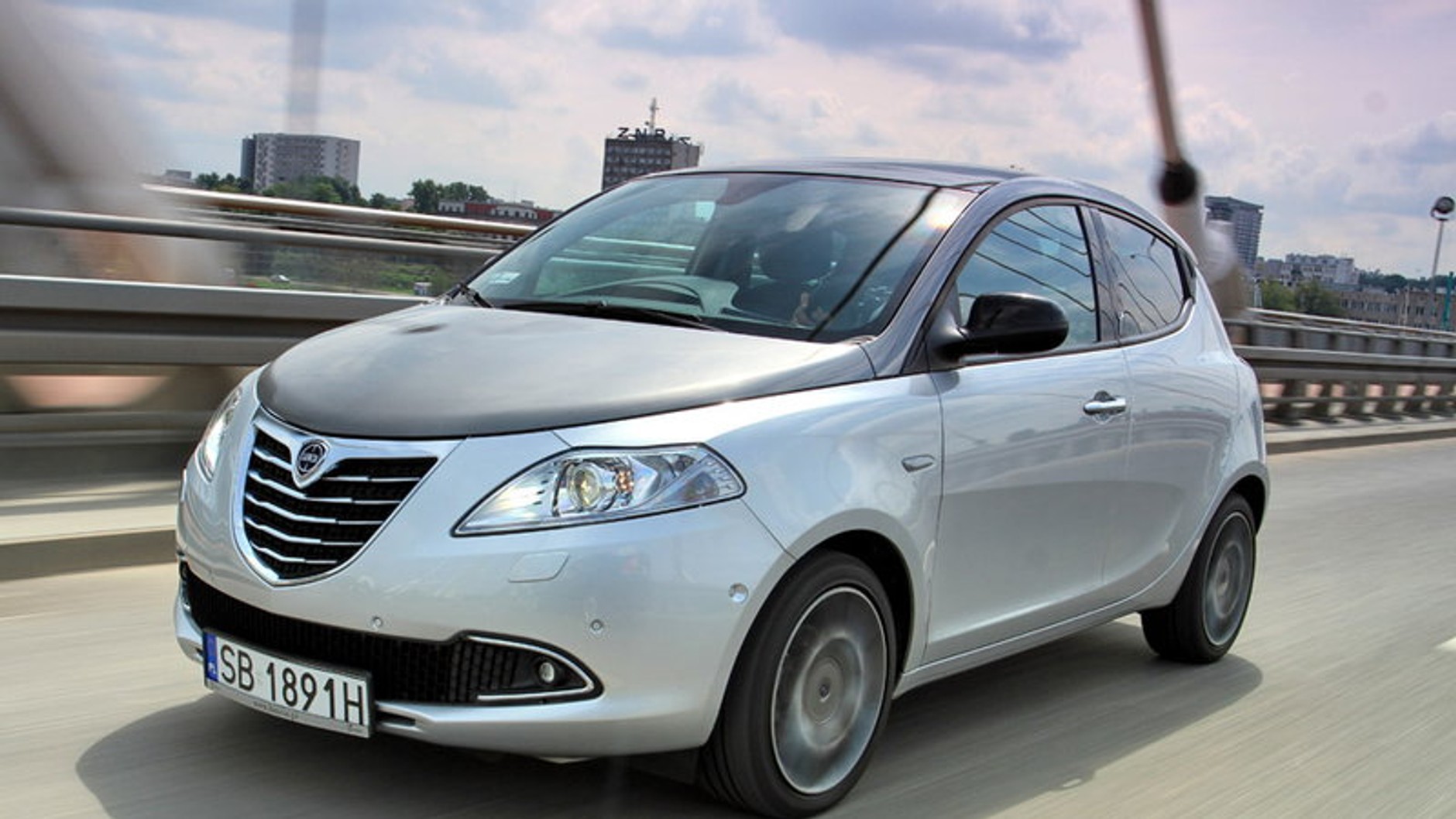 Lancia Ypsilon