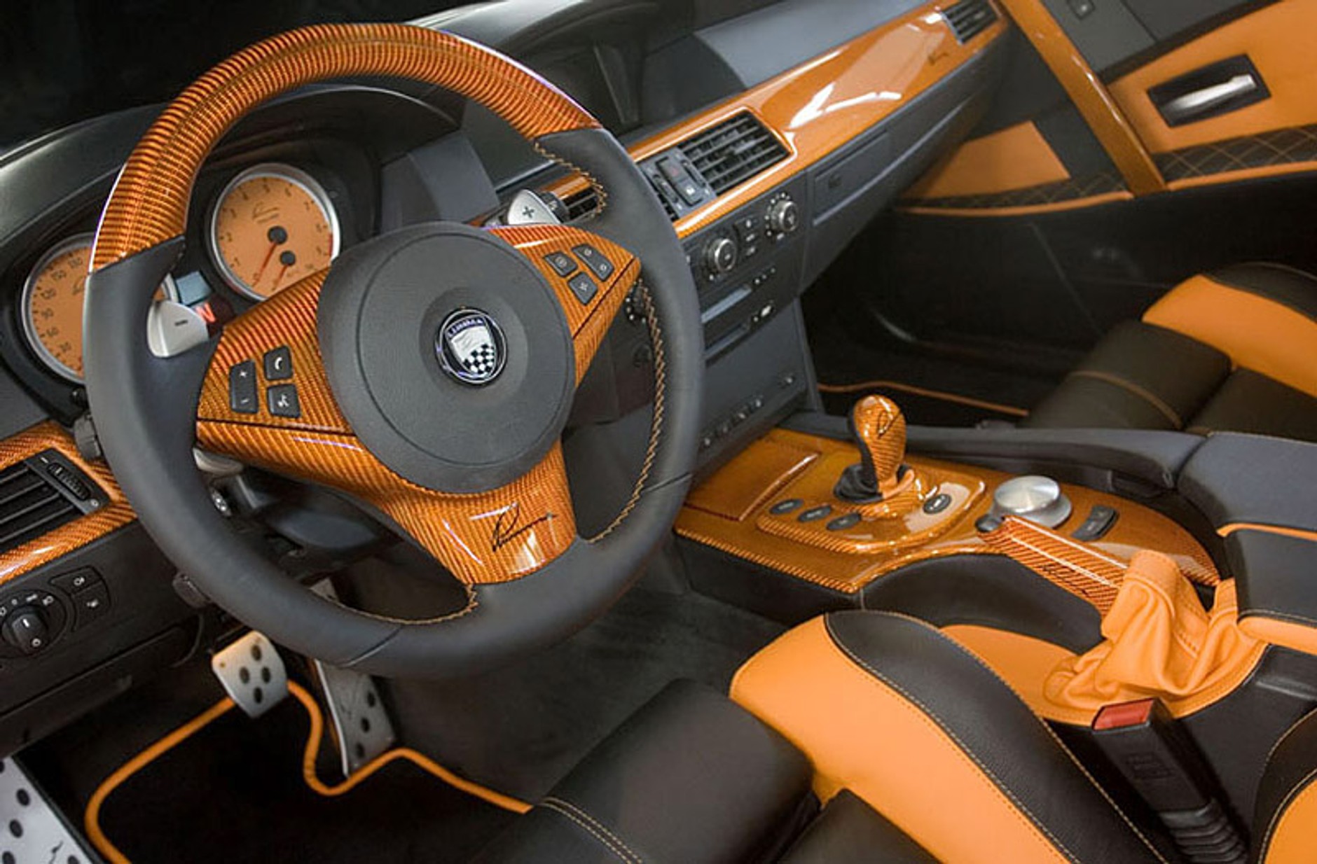 Lumma CLR 500 RS: 560 KM pod maską BMW M5