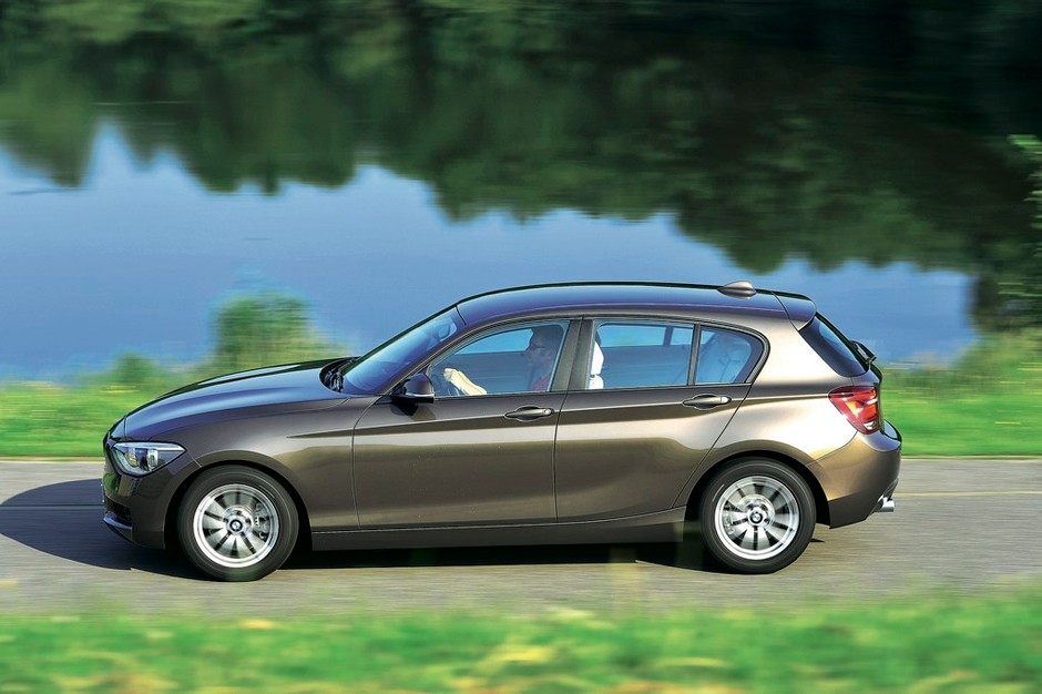BMW 120d, z boku