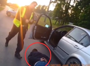 Policja goniła go przez kilkadziesiąt kilometrów. Szalony pościg za BMW [WIDEO]