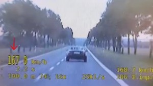 Nie widział i nie słyszał, a mimo to pędził niemal 170 km/h. Dostał ponad 10 tys. zł mandatu i 35 punktów