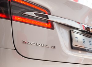 Tesla Model S dostępna w carsharingu