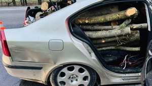 Słowaccy policjanci nie mogli uwierzyć, gdy zobaczyli tę Skodę. Nie wytrzymała