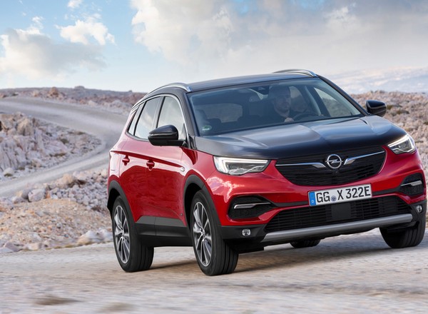Opel Grandland X Hybrid4 – narodziny hybrydowej gwiazdy