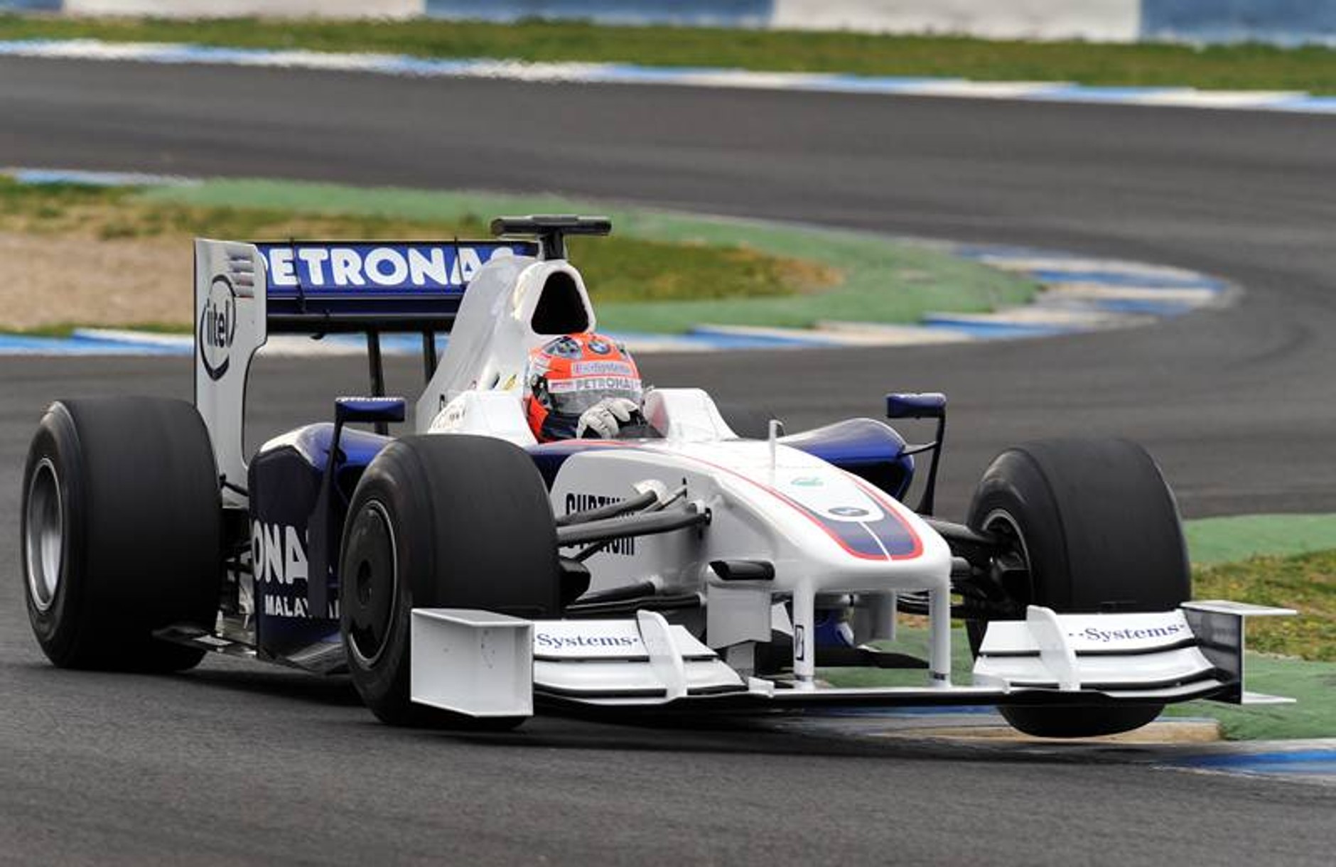 Formuła 1: fotogaleria z testów przed sezonem 2009