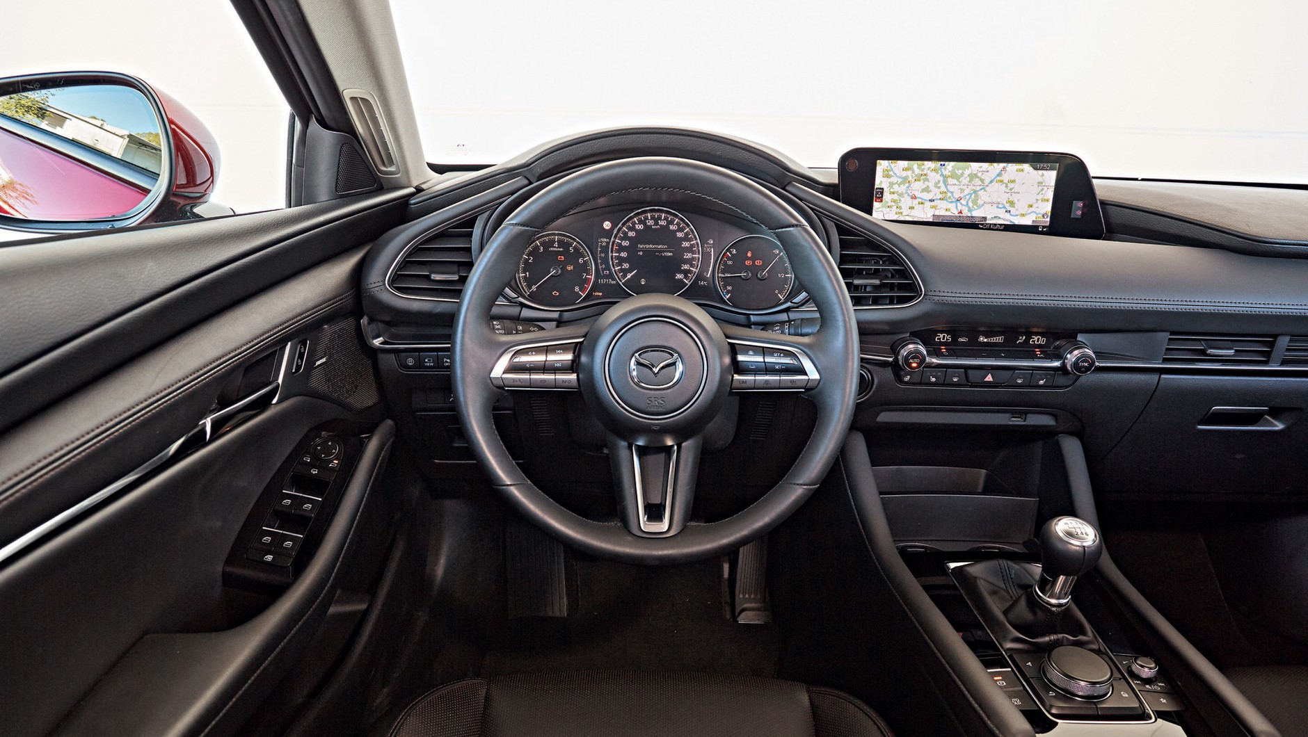 Mazda 3 - kokpit