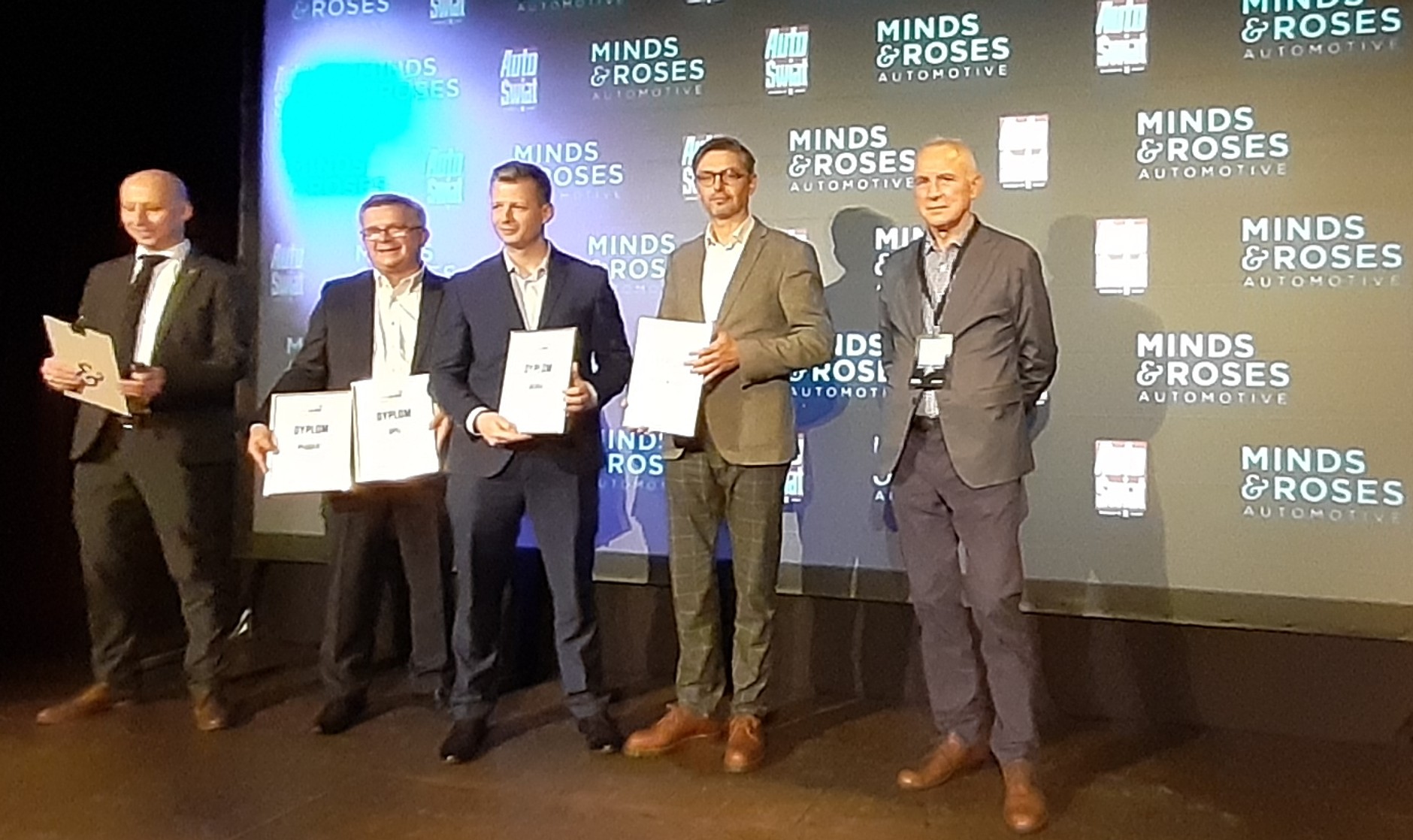 Test salonów sprzedających „elektryki"