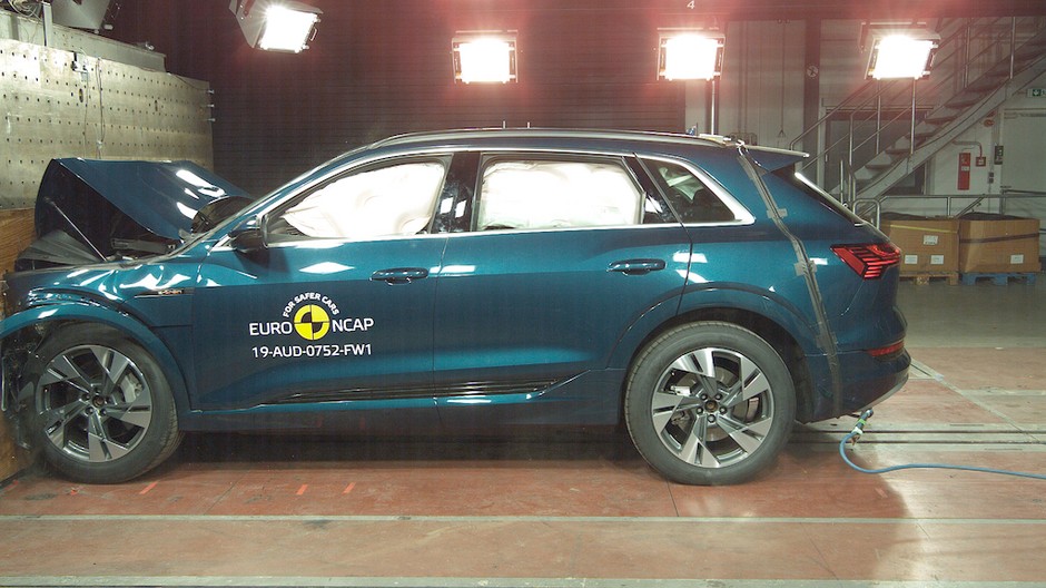 Audi e-tron.