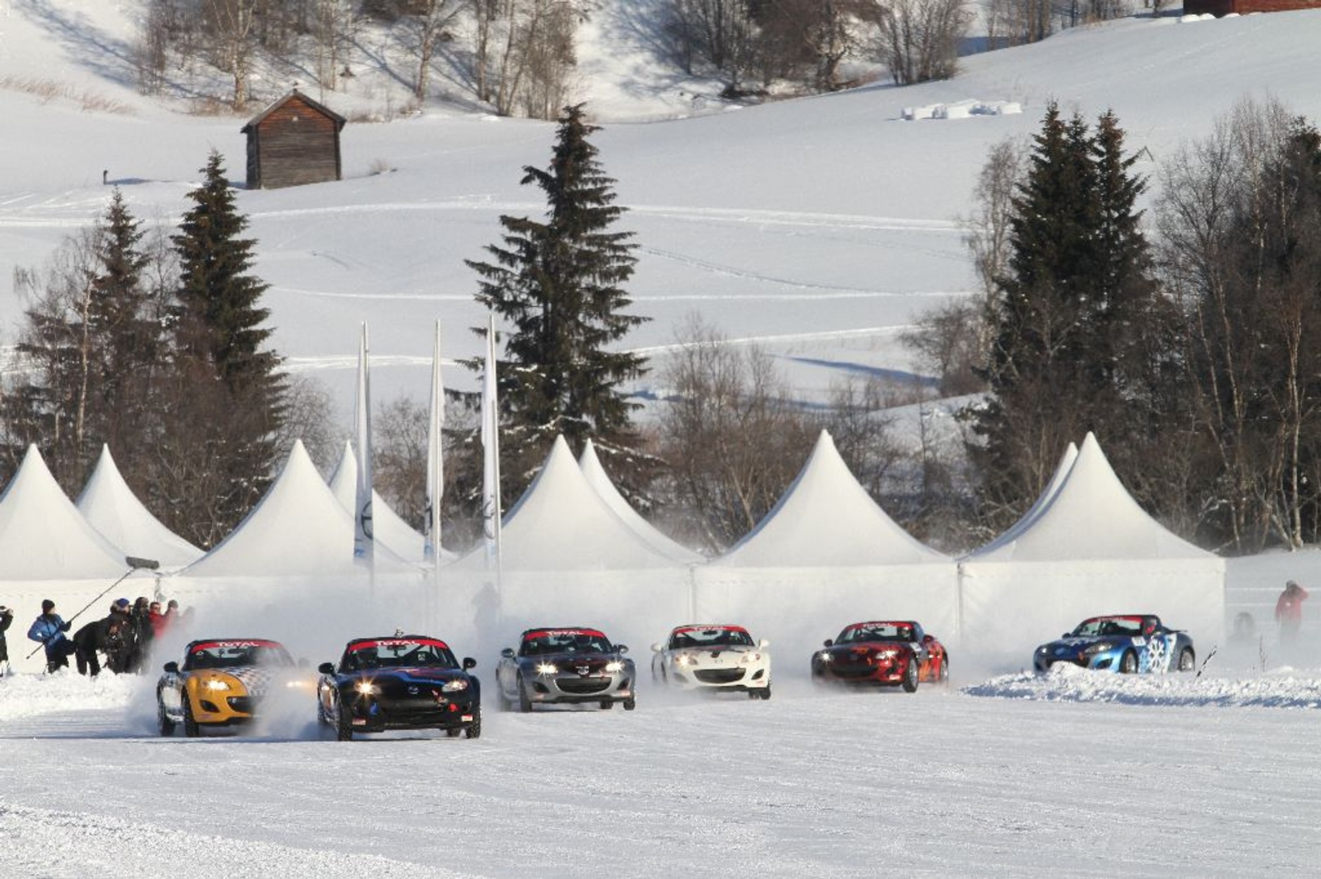 Emocjonujący finisz wyścigu Mazda MX-5 Ice Race
