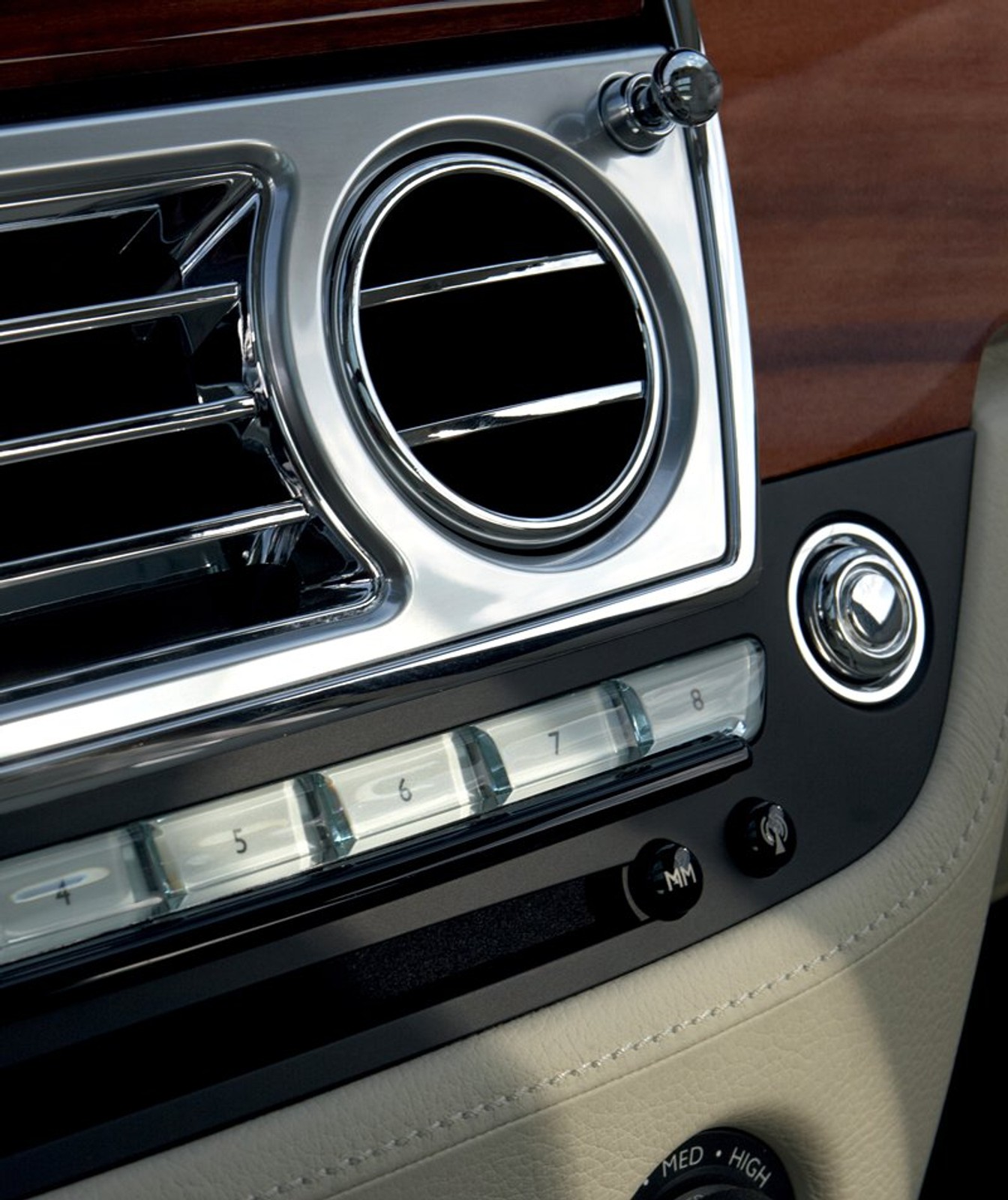 Rolls-Royce: w 2009 roku sprzedano 1002 aut