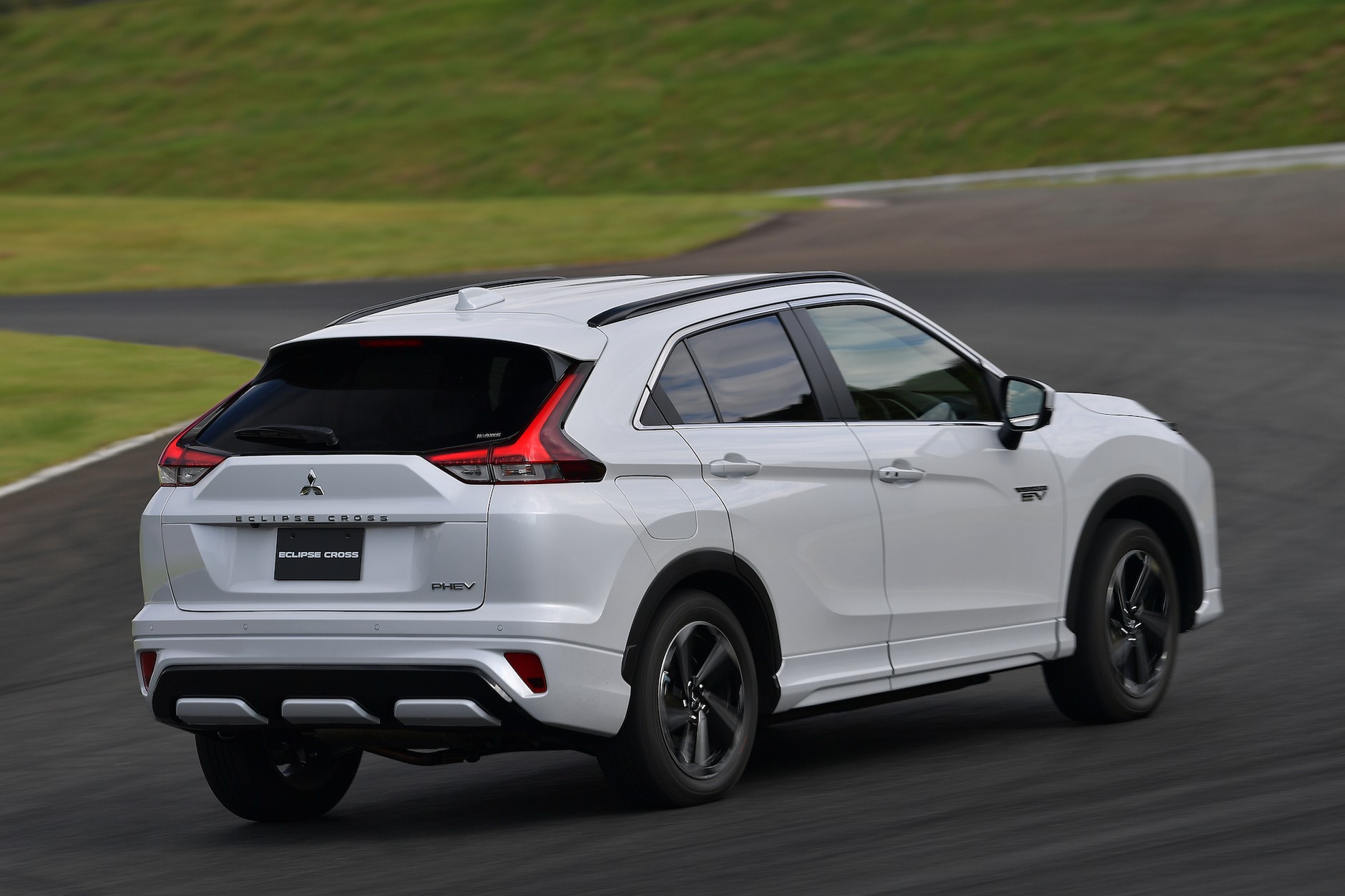 Mitsubishi Eclipse Cross – po liftingu będzie hybrydą