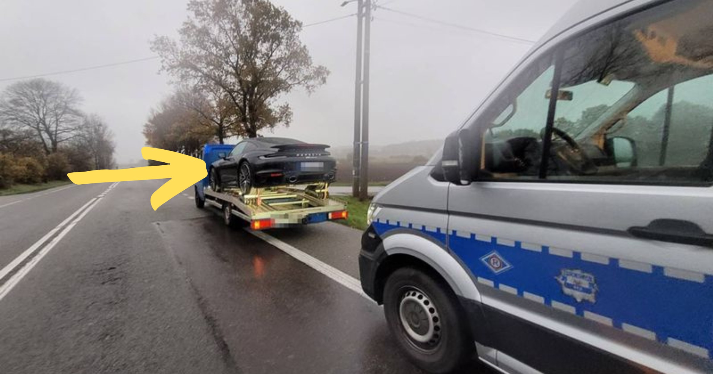 Porsche, które starą lawetą przewoził 25-latek, było kradzione