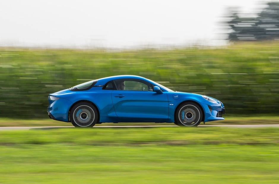 Alpine A110 - ma styl, superosiągi i... historię