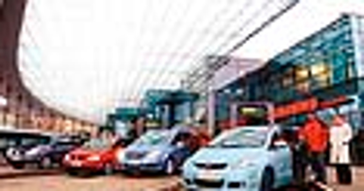 Mazda 5, Opel Zafira, VW Touran, Renault Scenic - Rodzinne mikrobusy