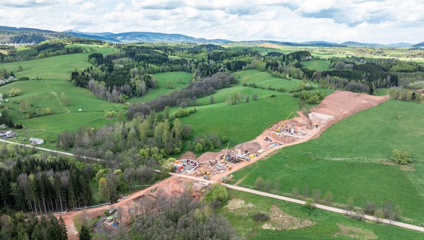 Budowa autostrady D11 w Czechach stanęła. Powód? 15-krotnie wyższa radioaktywność