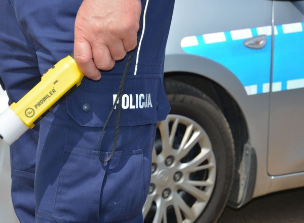 Na ekspresówce uderzył w bok innego auta. Policjanci szybko wykryli przyczynę