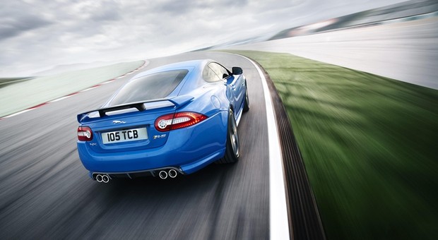 Jaguar XKR-S – żaden kot nie biegnie szybciej niż ten