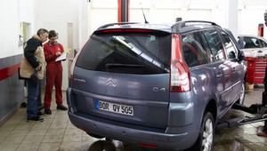 Gdzie sprawdzić auto przed zakupem: w ASO czy w serwisie niezależnym?