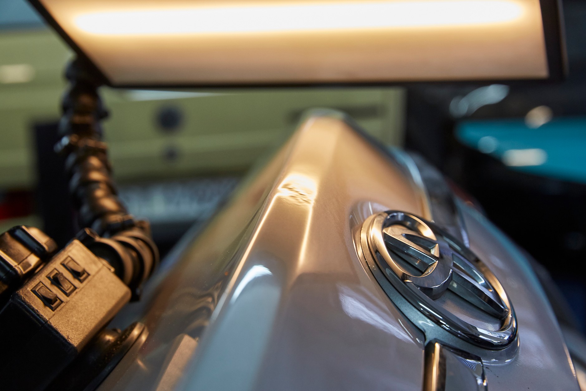 Naprawa blacharska - jaka grubość szpachli jest w porządku?