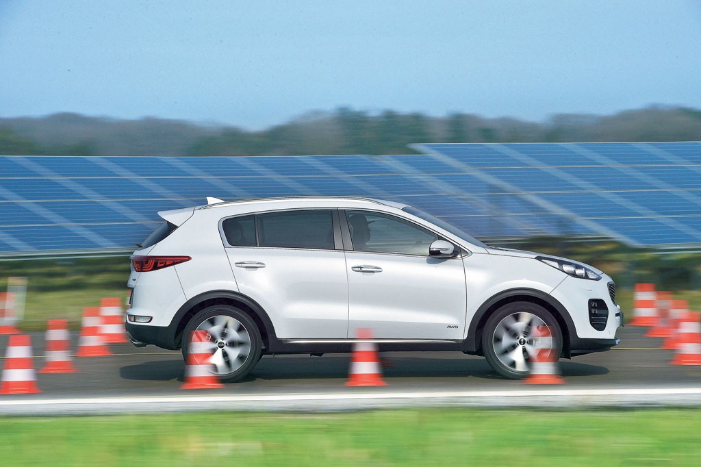 Czwarta generacja Sportage’a wjechała do polskich salonów na początku roku. Ma wszystko, żeby powtórzyć sukces poprzednika