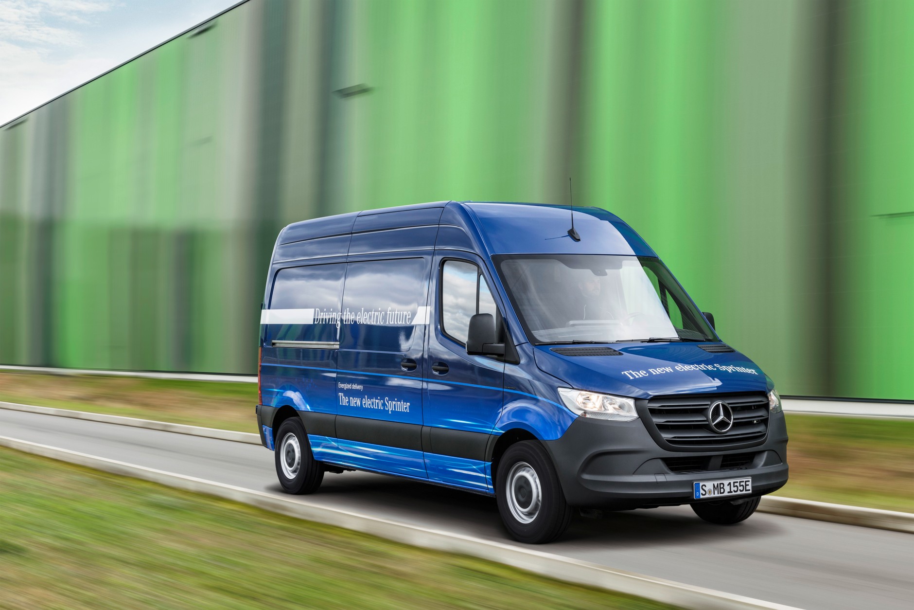 Mercedes Sprinter - będzie elektryczna wersja eSprinter. Zasięg do 200 km