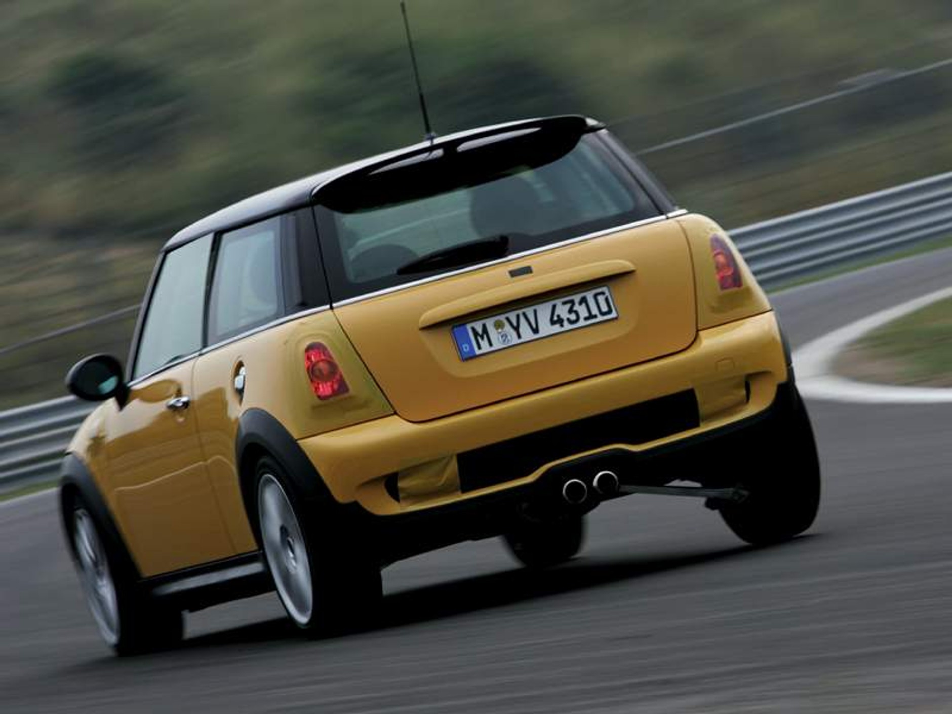 Przyjeżdża nowe Mini (pierwsze zdjęcia i informacje)