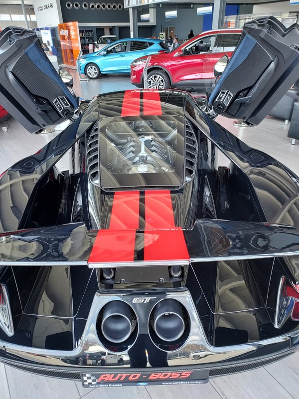 Ford GT