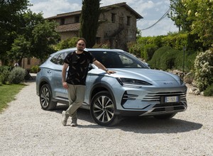 Jeździłem "tajną chińską bronią", która zaraz zadebiutuje w Polsce. BYD Seal U DM-i zaskakuje nie tylko ceną