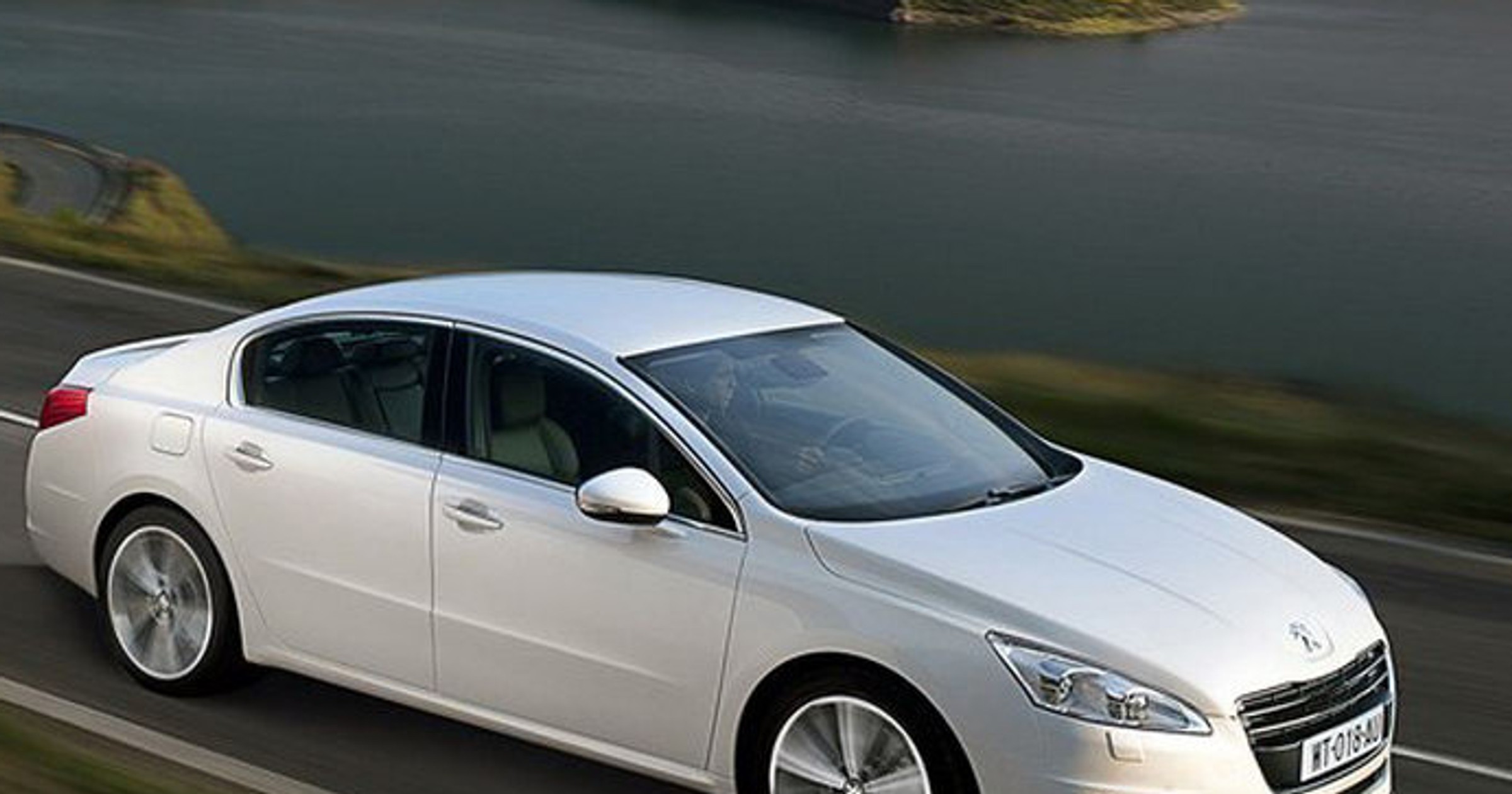 Samochody Peugeot dla świty prezydenta RP