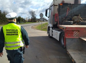 Inspektorzy ITD coś odkryli. Kierowca litewskiej ciężarówki stosował specjalną sekwencję