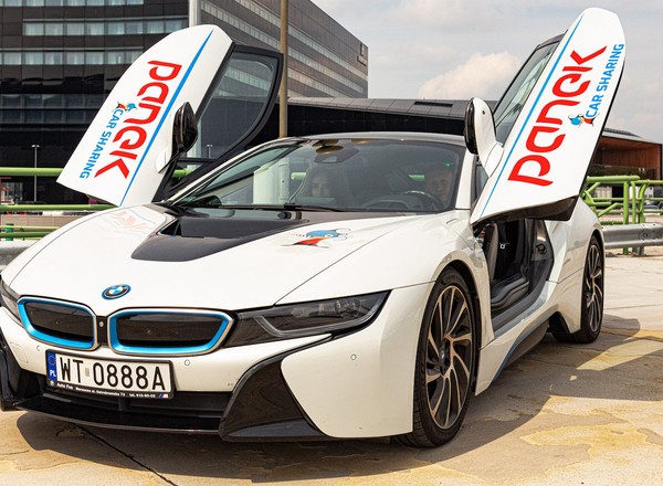 BMW i8 do wynajęcia na minuty