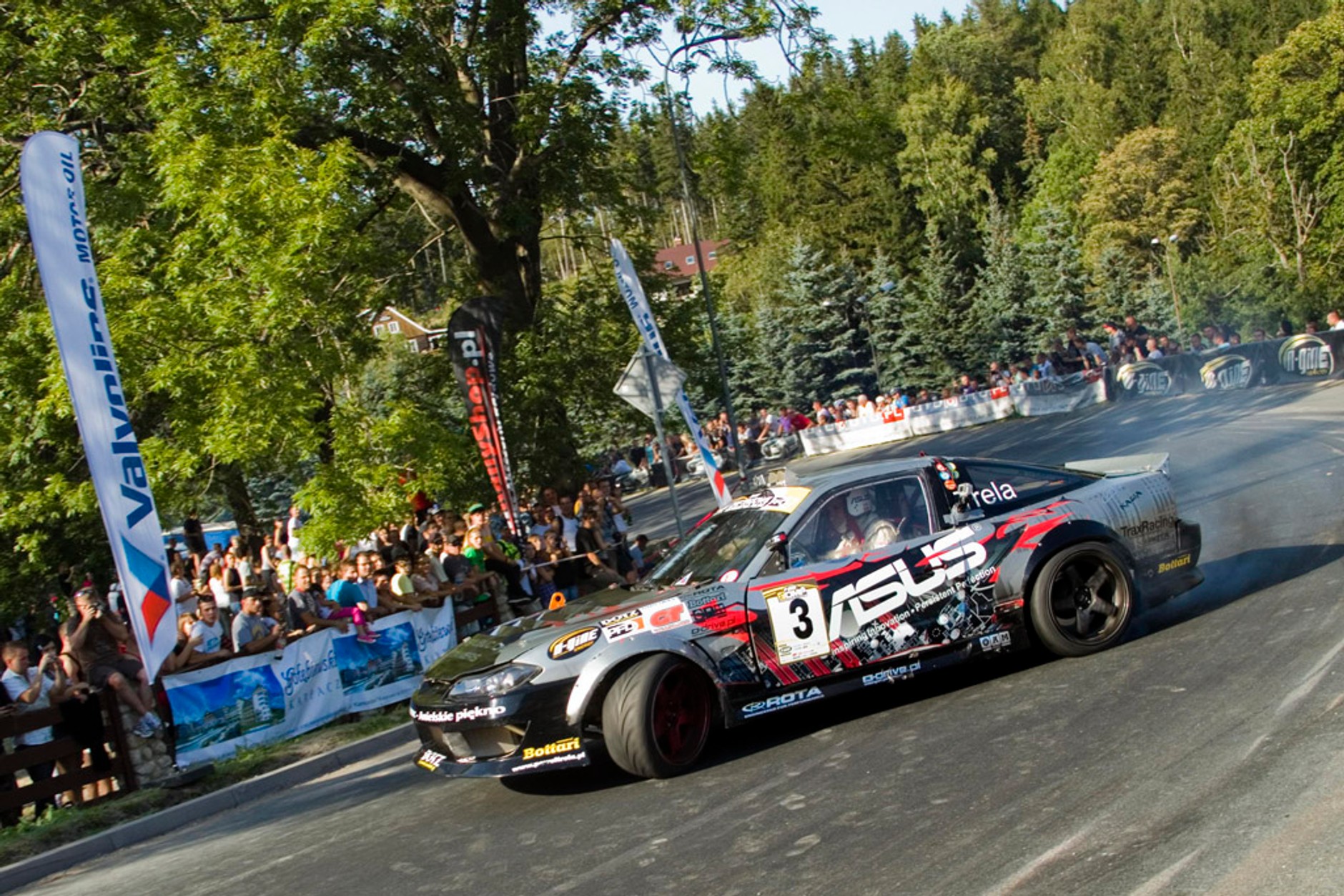 Driftingowe Mistrzostwa Polski: najlepsi driftowali po oesie