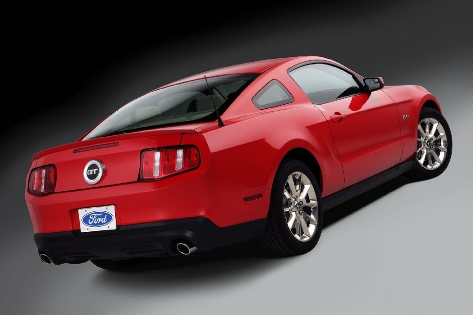 Ford Mustang GT - Oficjalne zdjęcia 400-konnego muscle cara