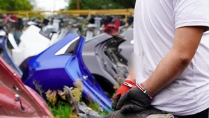 Policja złapała paserów. Mieli części za prawie 450 tysięcy złotych