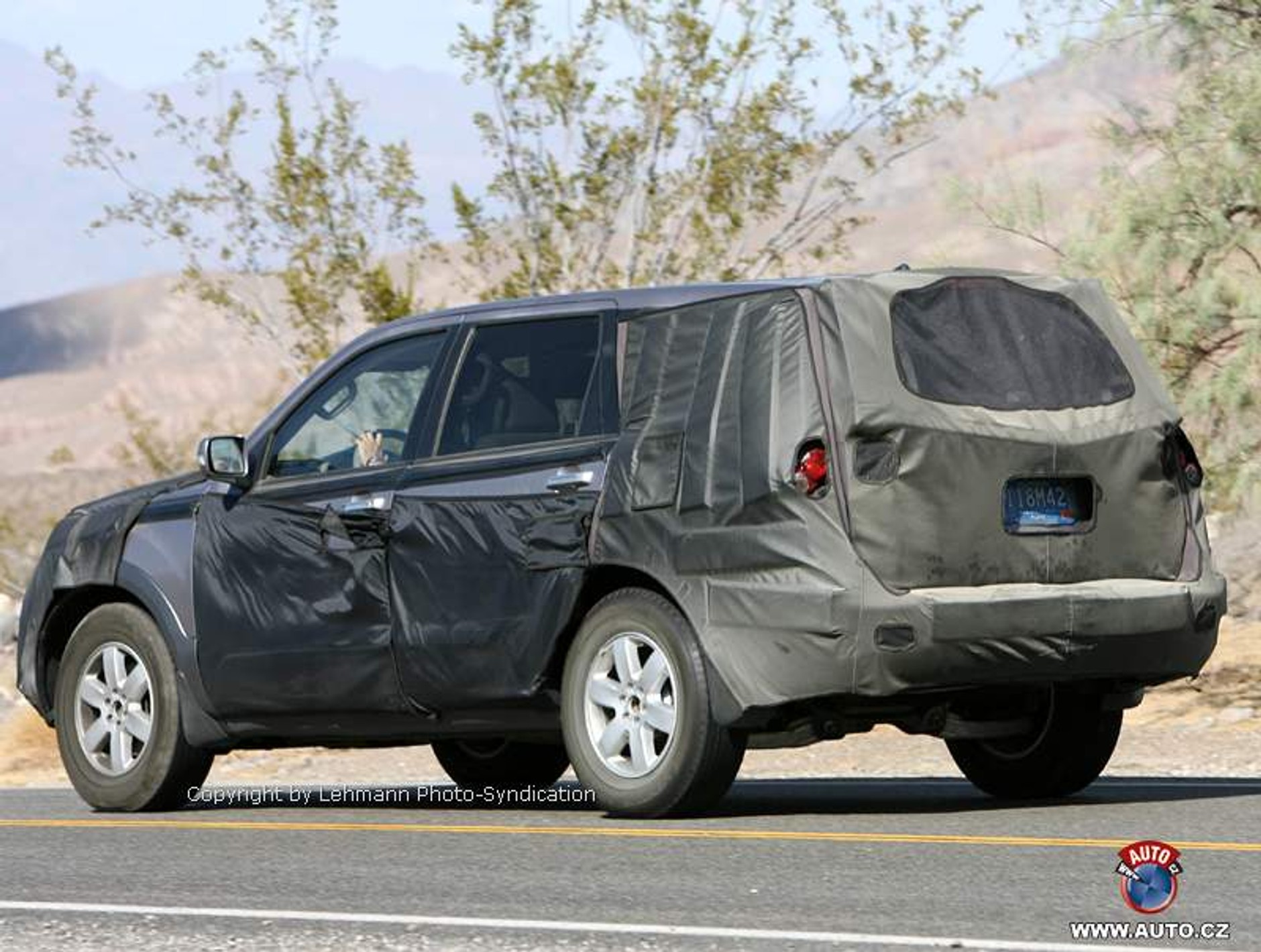 Zdjęcia szpiegowskie: SUV Hyundai/Kia z silnikiem V8