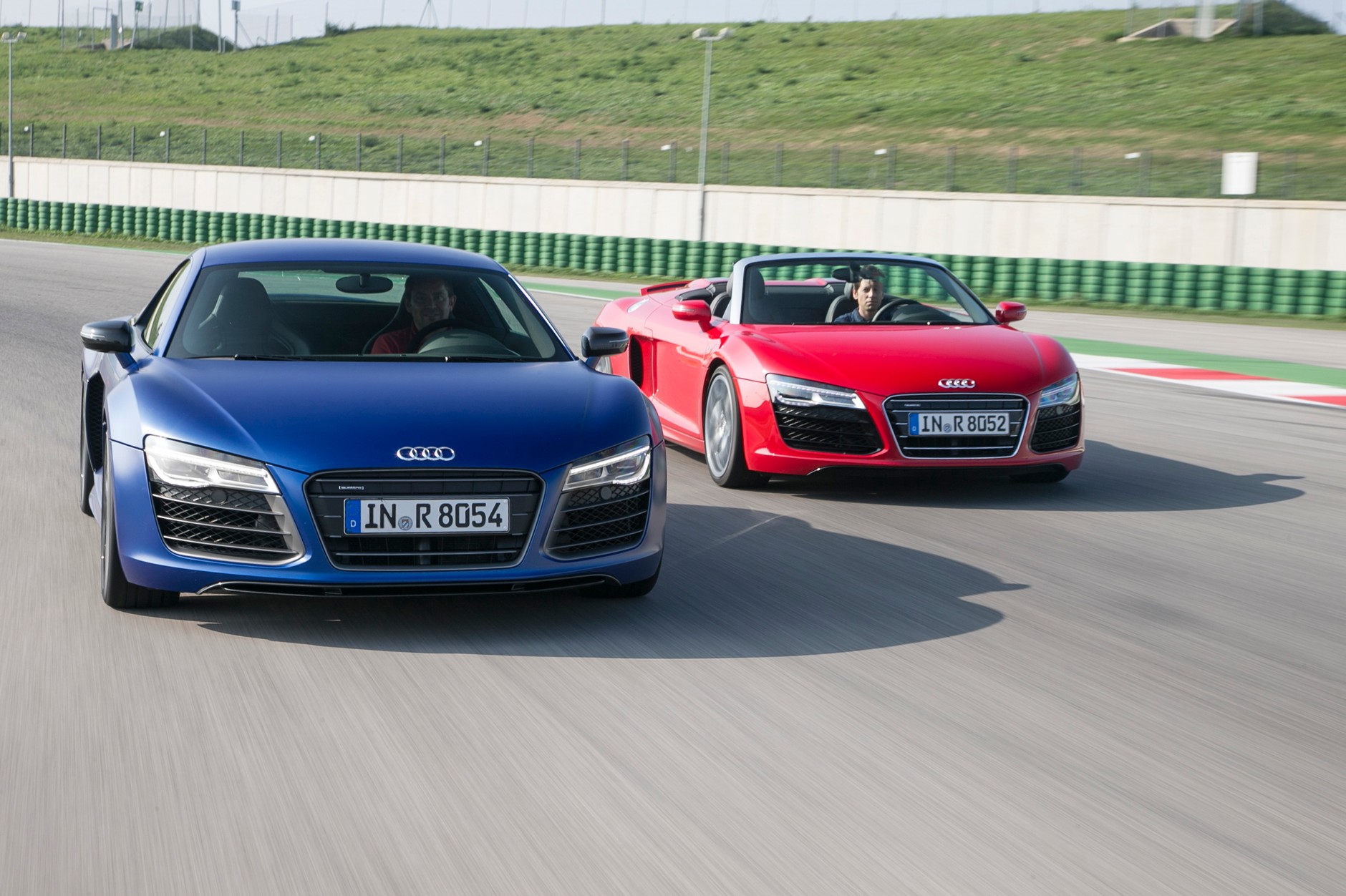 Jak jeździ nowe Audi R8?