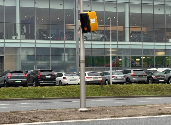 Nowe superradary na polskich drogach. TraffiStar SR390 wygląda inaczej i "widzi" dużo więcej