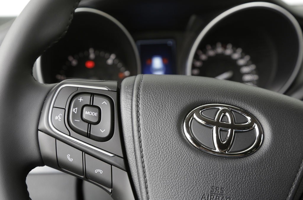 Toyota Avensis po liftingu - nie odstaje od konkurentów