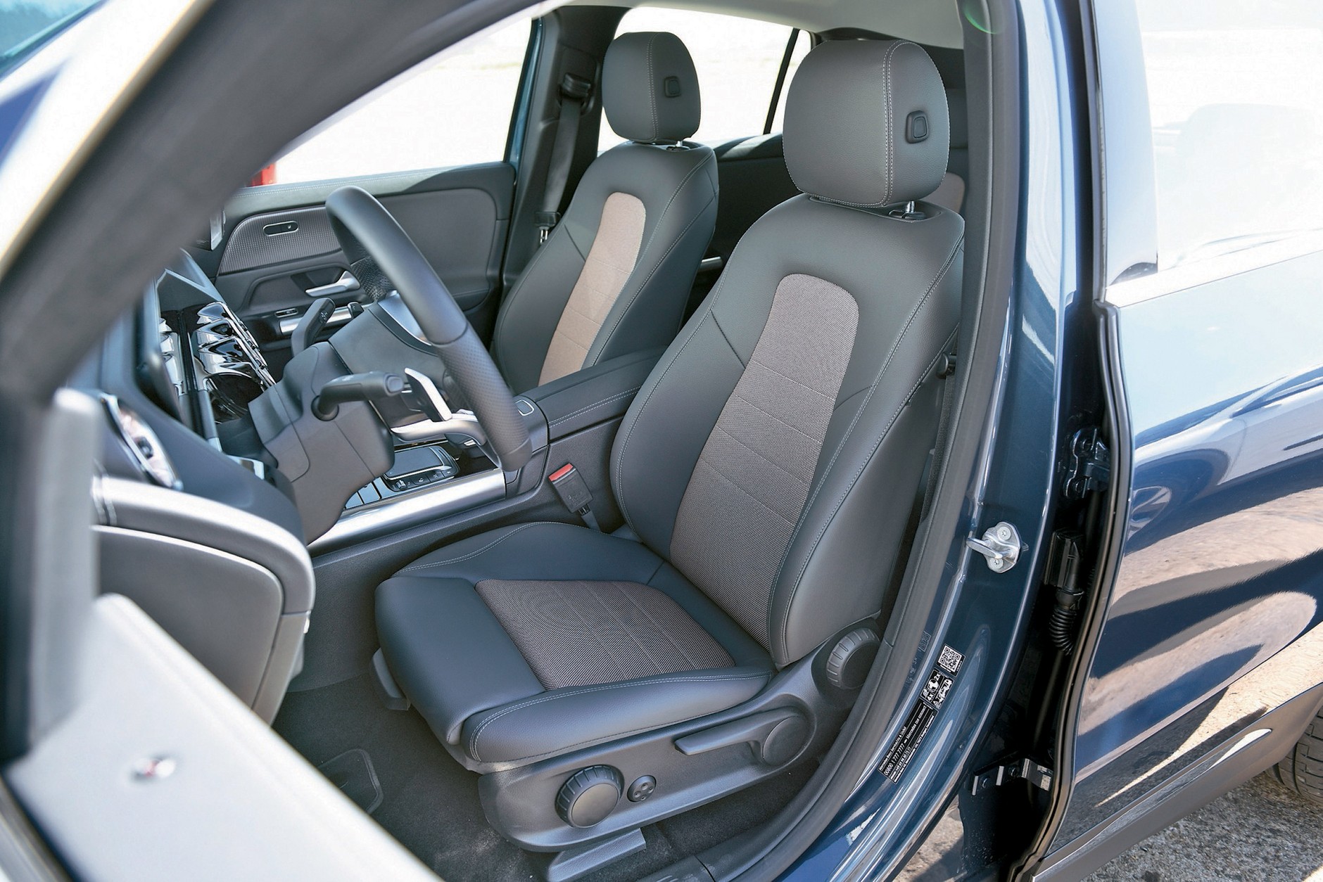 Czy ten duet zelektryfikuje motoryzację? Mercedes EQA kontra Kia e-Niro