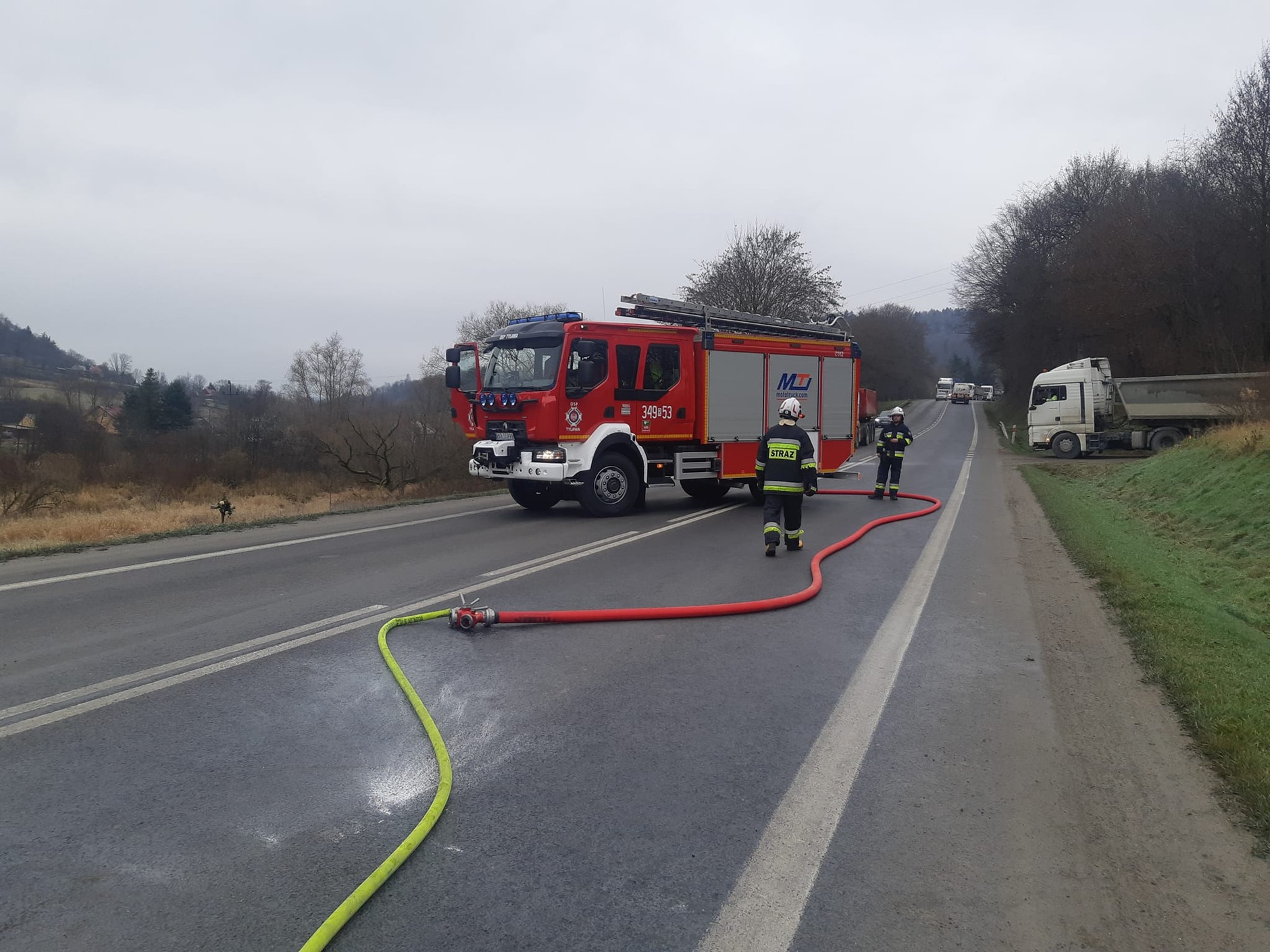 Zderzenie czołowe ciężarówek na DK19