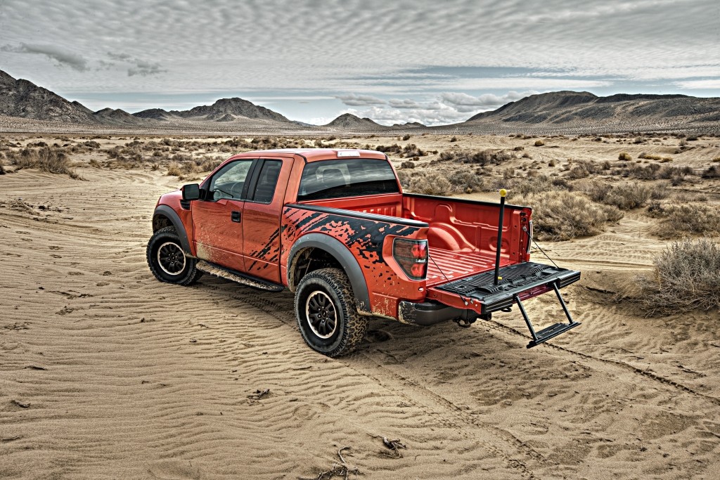 Ford F-150 SVT Raptor dla szybkiego farmera