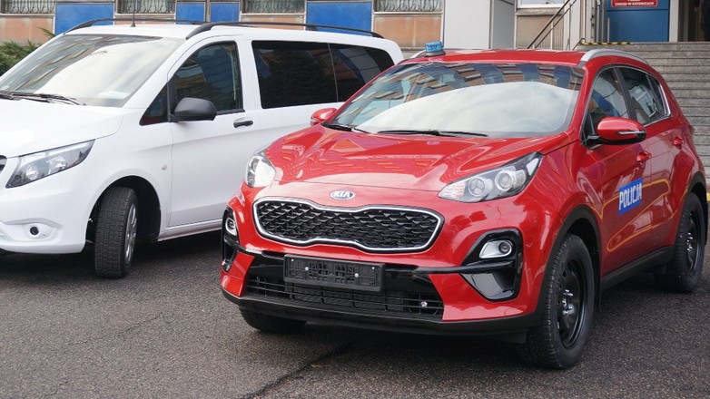 Nowe radiowozy śląskiej policji